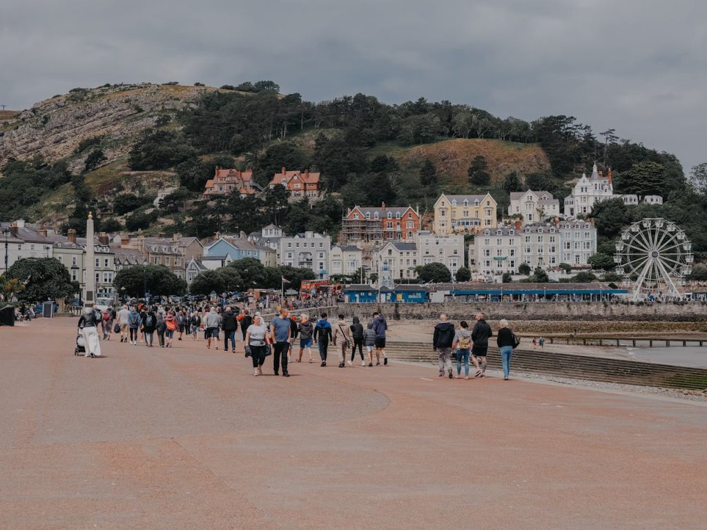 Family-Friendly UK Holidays: Top Attractions for Kids and Adults Family-Friendly UK Holidays