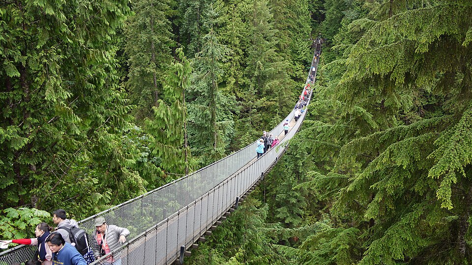 Capilano_Suspension_Bridge,_Vancouver,_Canada